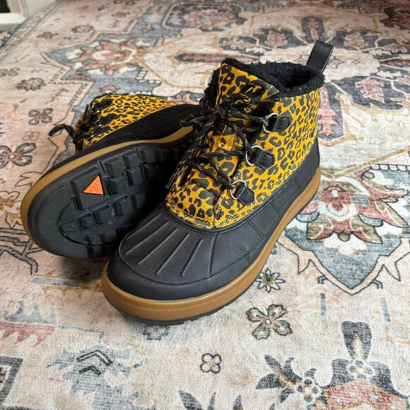 Nike ACG Women's Boots Waterproof Outdoor Snow Rain Boots Black Cheetah Size 8 - Picture 1 of 13